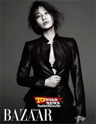 Lee Mi Yeon, 44 tuổi, là một nữ diễn viên được đánh giá cao và giành được nhiều tình cảm của công chúng với vai diễn nữ hoàng trong bộ phim truyền hình 'Hoàng hậu Myeong Seong'. 