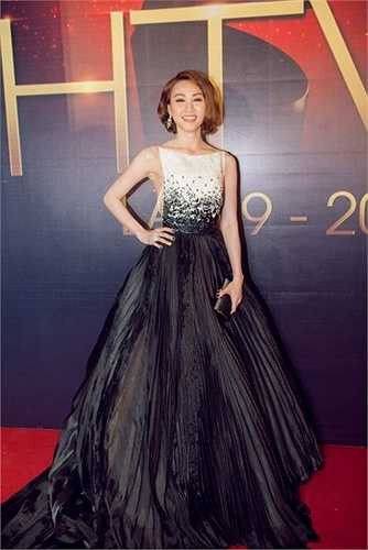 Đây là lần thứ hai Ngân Khánh vinh dự được nhận giải thưởng diễn xuất danh giá này. 