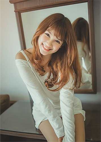 Nụ cười đẹp và đôi mắt biết nói. 
