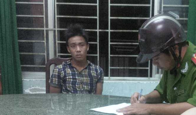 Bị giật đồ, 2 cô gái truy đuổi cướp đến cùng