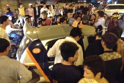 Thực hư tài xế hất nữ nạn nhân lên nắp capo