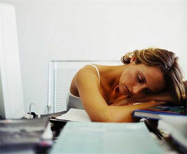 7. Thờ ơ với bạn đời - những người thiếu ngủ thường mắc chứng mệt mỏi kinh niên có xu hướng ít quan tâm đến sex.