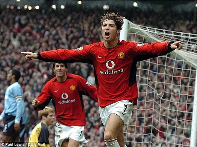 Siêu sao 30 tuổi có 5 bàn vào lưới Man City sau 15 trận