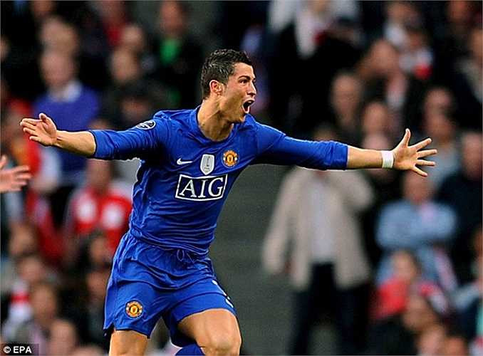 Với Arsenal, con số này là 6 bàn và 15 trận