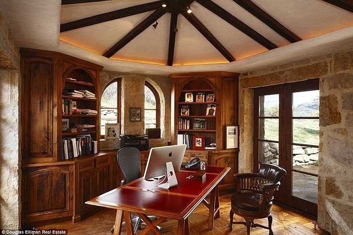 Phòng làm việc chính của chủ nhân