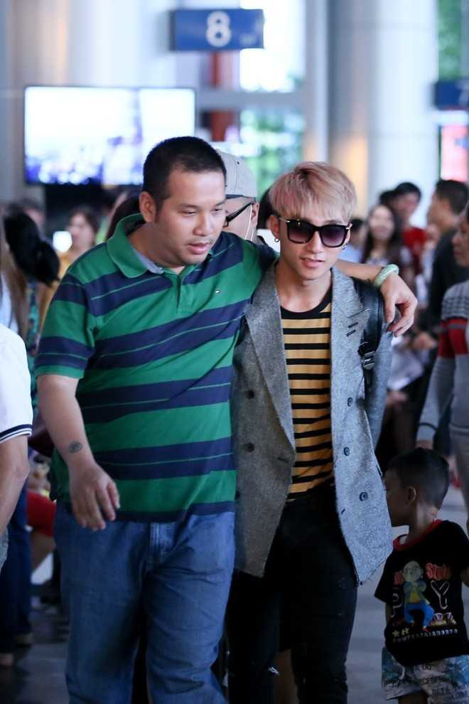 Ông bầu Quang Huy và Sơn Tùng. Ảnh: T.L