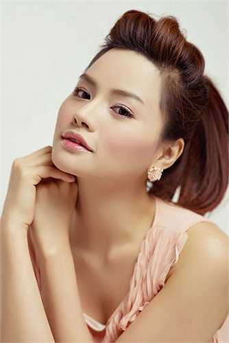 Tuy đã rời showbiz để tập trung cho công việc kinh doanh, chân dài Vũ Thu Phương vẫn để lại trong lòng người hâm mộ những dấu ấn đậm nét của một siêu mẫu đình đám làng thời trang.