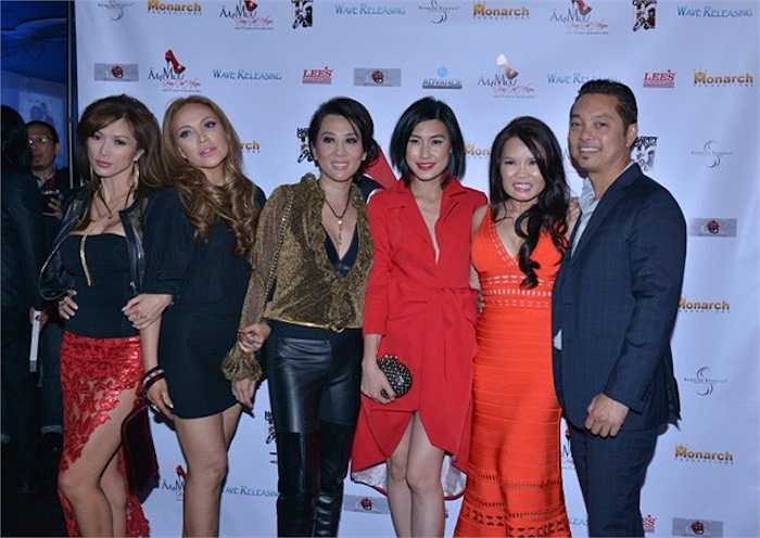 Ngày 27/3, bộ phim 'Âm mưu giày gót nhọn' đã bắt đầu trình chiếu rộng rãi tại các rạp chiếu phim trên 6 tiểu bang như Orange County, San Jose, Houston, Dallas, San Diego và Seattle. 