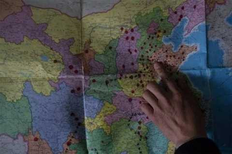 Cảm động người cha lái xe máy 18 năm tìm con