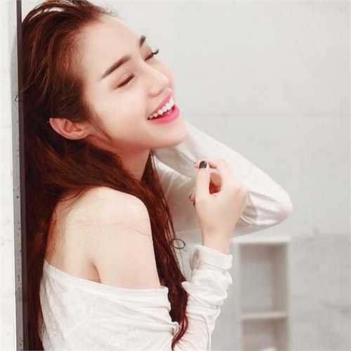 Elly Trần sexy nóng bỏng hết cỡ trong loạt ảnh mới.