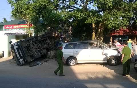 Tai nạn, giao thông, kinh hoàng, xe Innova, thương vong, Quảng Nam