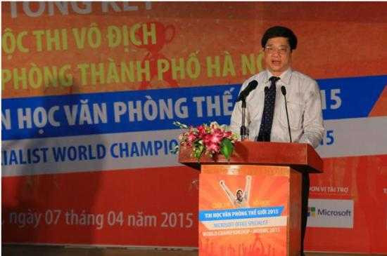 Ông Phạm Xuân Tiến – Phó Giám đốc Sở Giáo dục và Đào tạo Hà Nội chủ trì và phát biểu khai mạc Lễ Tổng kết