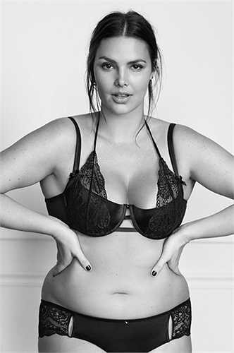 Người mẫu béo đình đám Candice Huffine cũng có mặt trong chiến dịch của Lane Bryant. Lời kêu gọi 'Hãy đậm đà như những gì bạn vốn có' của cô nhận được nhiều sự hưởng ứng trên mạng xã hội. Không ít cô gái trẻ cũng đã chụp hình selfie và đăng những thông điệp tương tự để bày tỏ sự ủng hộ với Candice.