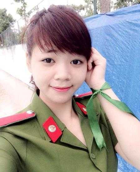 nữ sinh cảnh sát