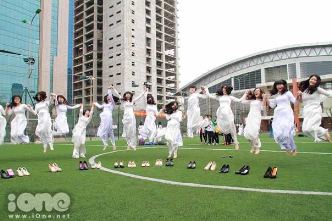 Phải ra đây nhảy nhót mới đã nè.