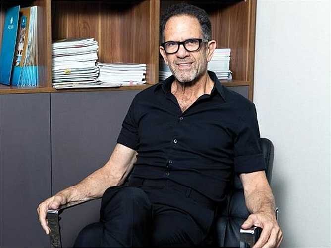 Ông Igal Ahouvi, nổi tiếng với những thương vụ đầu tư bất động sản tại châu Âu với tổng giá trị giao dịch lên đến 10 tỷ USD.