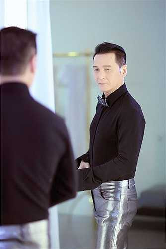 Đầu tư chỉn chu về âm nhạc, trang phục, ca sĩ Nguyễn Hưng không quên cực lực tập luyện với vũ đoàn cũng như tranh thủ thu âm những ca khúc mới để có được Sol Vàng hoành tráng nhất. 