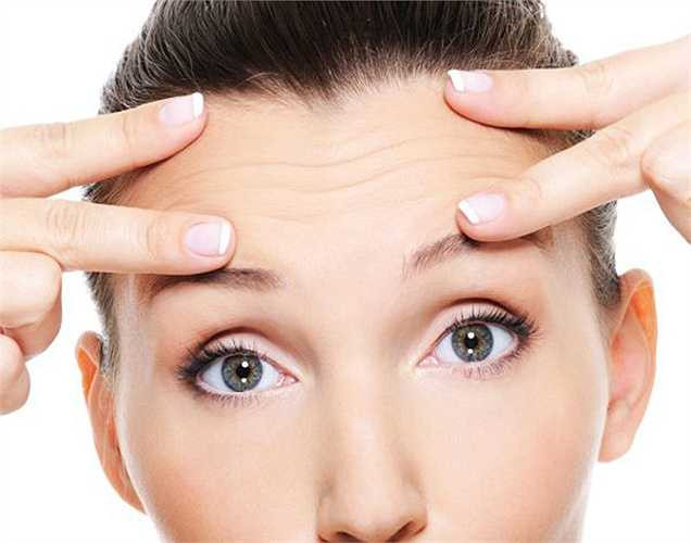 Ngăn ngừa nếp nhăn: Trộn một lòng trắng trứng, sữa đông, mật ong và nước ép bạc hà với nhau để tạo ra một mặt nạ. Dùng mặt nạ này mỗi tuần một lần để ngăn ngừa nếp nhăn.