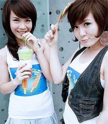 Sau khi tách khỏi Mây Trắng và thành lập nhóm Song Yến cùng chị gái Yến Trang vào năm 2007, giọng ca 'Muộn màng' tiếp tục theo đuổi phong cách thời trang và làm đẹp khá đáng yêu. Khuôn mặt người đẹp lúc đó vẫn hơi to và thô (phải).