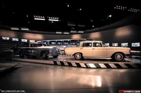Thăm quan mẫu xe cổ đồ sộ chưa từng có tại viện bảo tàng Mercedes
