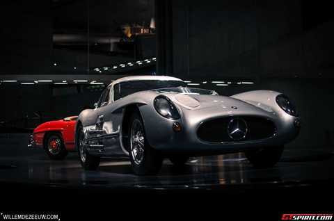 Thăm quan mẫu xe cổ đồ sộ chưa từng có tại viện bảo tàng Mercedes