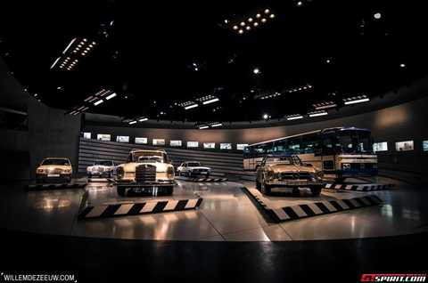 Thăm quan mẫu xe cổ đồ sộ chưa từng có tại viện bảo tàng Mercedes