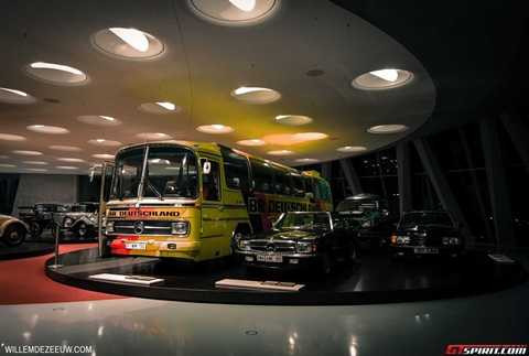 Thăm quan mẫu xe cổ đồ sộ chưa từng có tại viện bảo tàng Mercedes