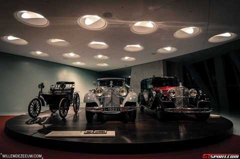 Thăm quan mẫu xe cổ đồ sộ chưa từng có tại viện bảo tàng Mercedes