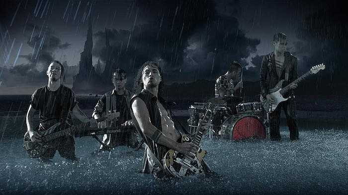 Do chưa quen với người bạn diễn 'đặc biệt' đã được thuần chủng, không ít người tỏ ra sợ hãi, thậm chí là bỏ chạy khi tiếp xúc gần với con trăn khổng lồ. 