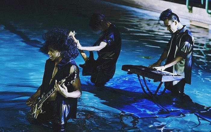 Do yêu cầu vai Mỹ Nương phải biết bơi và lặn dưới nước sâu, Phạm Anh Khoa và đạo diễn đã từ chối hàng loạt 'chân dài' muốn ngỏ lời tham gia diễn xuất chung để lựa chọn nhân vật nữ có đủ tiêu chuẩn cần thiết. 