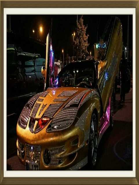 Siêu xe Pontiac Trans Am dát vàng toàn thân đắt hơn Bugatti