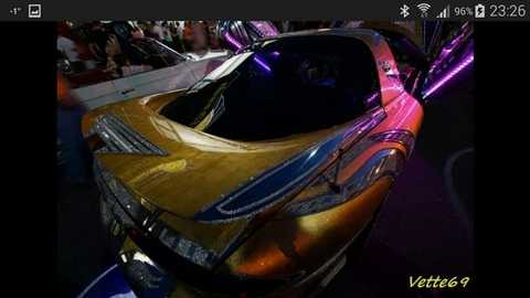 Siêu xe Pontiac Trans Am dát vàng toàn thân đắt hơn Bugatti