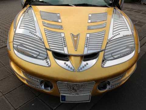 Siêu xe Pontiac Trans Am dát vàng toàn thân đắt hơn Bugatti