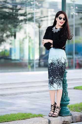 Ngô Mai Trang khoe nhan sắc mặn mà trên phố. (Nguồn: 24h)