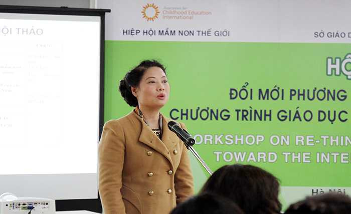 Phó Giám đốc Sở GD-ĐT Hà Nội Phạm Thị Hồng Nga phát biểu tại hội thảo