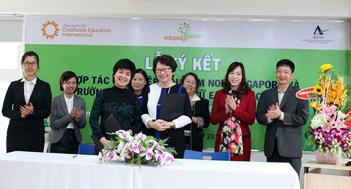 Lễ ký kết hợp tác giữa Hiệp hội mầm non Singapore (AECES) và công ty Vietedutech