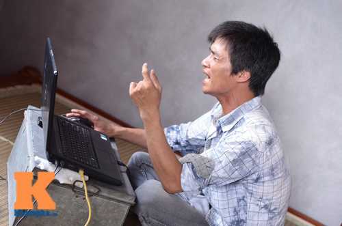 Lệ Rơi nổi tiếng vì giọng hát không hay nhưng hài