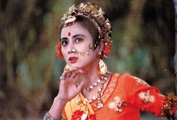 Nữ diễn viên thủ vai Thỏ Ngọc tên là Lý Linh Ngọc, sinh năm 1963. Cô vốn là một ca sĩ nổi tiếng người Thượng Hải, đến với sân khấu ca nhạc từ năm 1984.