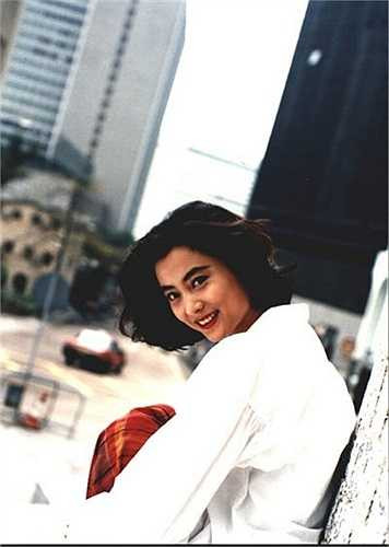 Nhưng đến năm 2002, cô một lần nữa gánh chịu nỗi đau đổ vỡ hôn nhân.