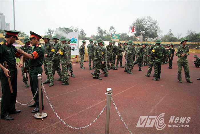 Lực lượng an ninh được triển khai bảo vệ trận đấu.