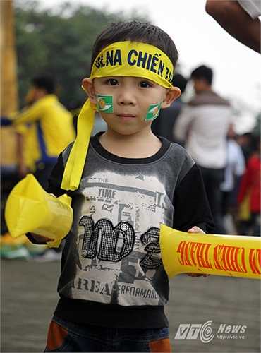 Một fan nhí của SLNA.