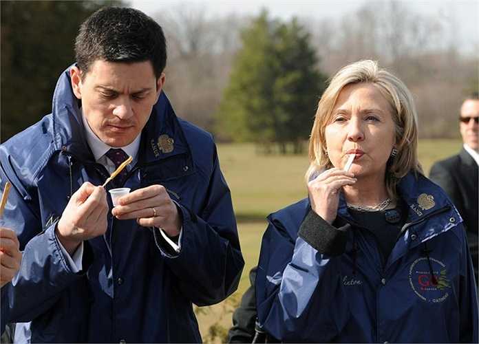Hillary Clinton có một mối quan hệ làm việc tốt với Ngoại trưởng Anh David Miliband