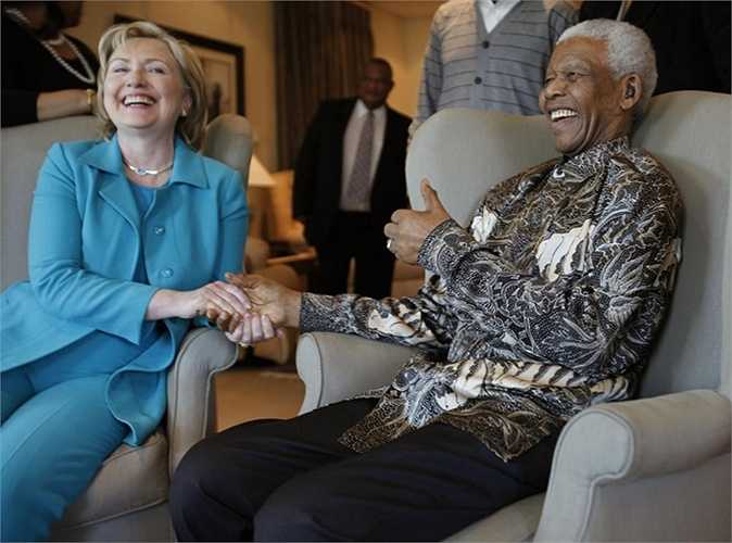 Bà đến thăm Nelson Mandela năm 2009