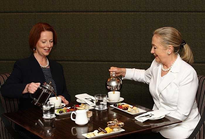 Uống trà với Thủ tướng Australia Julia Gillard, tại Perth, Australia