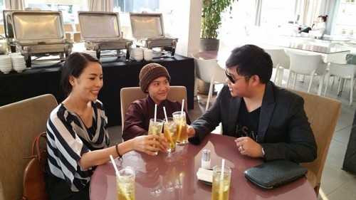 Quang Lê nhận đỡ đầu cho Huyền Trân.