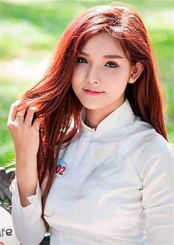 Phương Như có chiều cao ấn tượng 1,76m và gương mặt xinh đẹp nên thường xuyên được mời làm người mẫu ảnh, đóng MV.