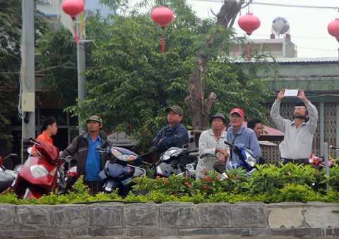 Đà Nẵng, tượng cá chép hóa rồng, trên sông Hàn, bến du thuyền, thể thao dưới nước