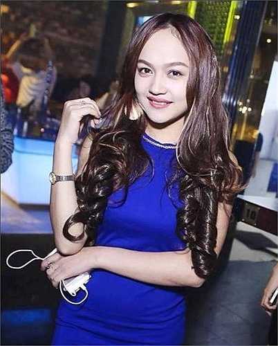 Cô bạn còn có sở trường là hát.