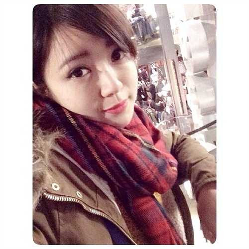 Tú Linh thừa nhận xem MU thi đấu khi đang trên sóng trực tiếp là một trải nghiệm mới, rất thú vị nhưng cũng không kém phần hồi hộp.