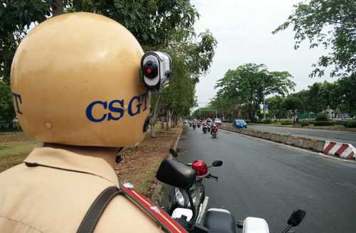 'Mắt thần' trên mũ CSGT khắc chế người vi phạm giao thông